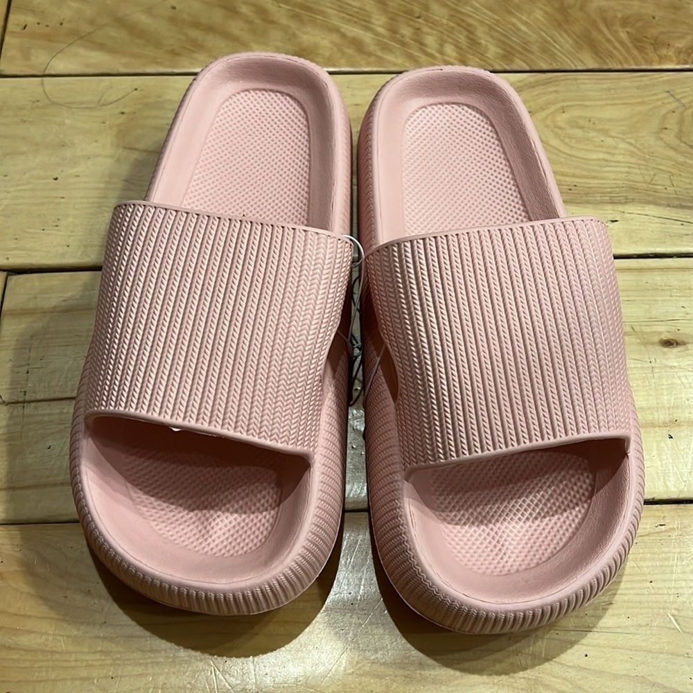 Sandals - Picture 2 of 4